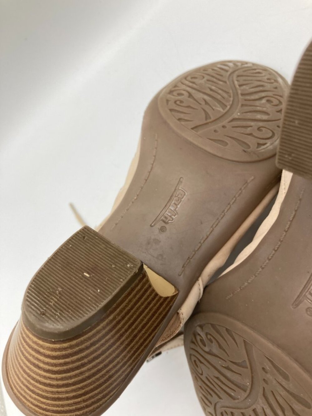 EARTH WOMENS  LACE UP  SANDEL HEELS. 8.5 - Picture 9 of 10